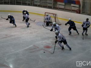 Со счетом 9:3 хоккеисты из Якутска победили команду Мирнинского района