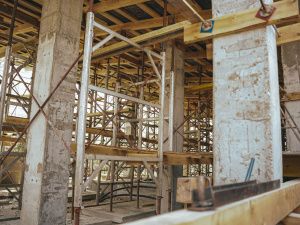 Благоустройство пл. Ленина: завершаются работы по установке насосного оборудования фонтана