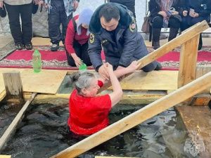 Более 12 100 якутян приняли крещенские омовения