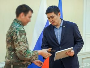 В Якутске бойцам СВО традиционно вручили якутские ножи
