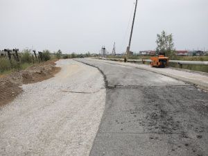 Министр транспорта Александр Тарасов проверил ход ремонта дорог в Якутске