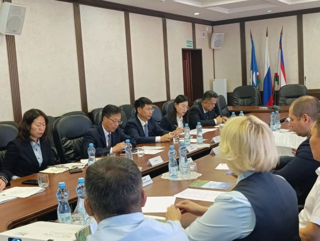 Евгений Григорьев встретился с делегацией китайского города Хулунбуир