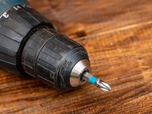 20-летний уроженец Белоруси подозревается в краже магнитолы и шуруповерта