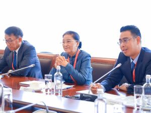 ВЭФ-2023: Якутия и Лаос рассматривают возможность организации бизнес-миссий