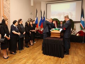 В Москве началась церемония прощания с первым президентом Якутии Михаилом Николаевым