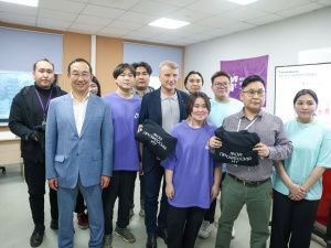 Глава Сбербанка ознакомился с разработками технопарка “Якутия”