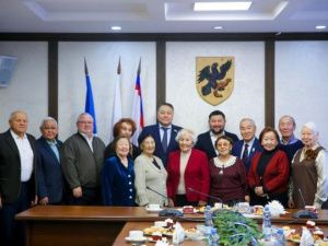 Альберт Семенов встретился с Высшим советом старейшин города Якутска