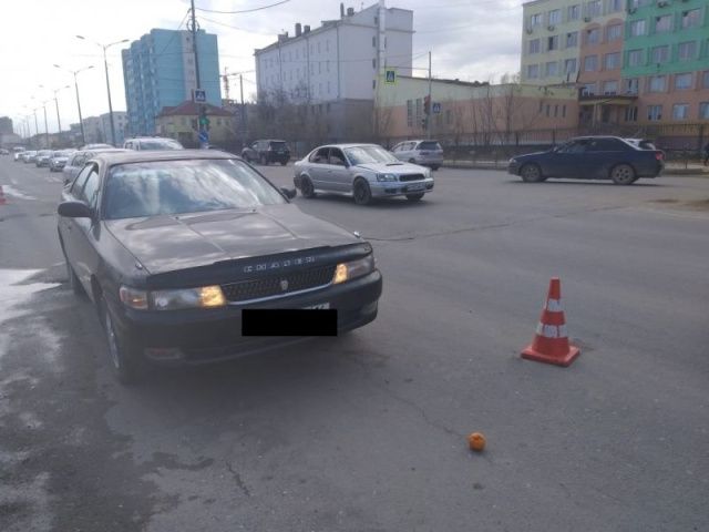 Школьник на велосипеде попал под колеса двух автомашин