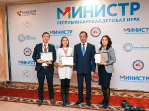 Айсен Николаев: «Мы воспитываем лидеров, которые будут управлять позитивными изменениями»