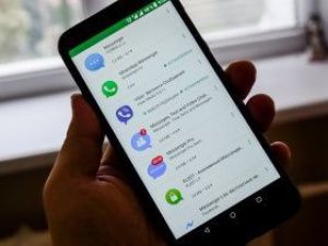 В Якутии директор детского дома перевела аферистам крупную сумму на цветы и шампанское