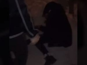 Парень одним ударом отправил девушку в нокаут