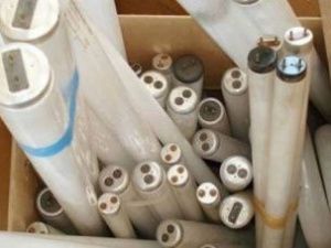 В Сунтарском улусе начальника управления образования оштрафовали за хранение отработанных люминесцентных ламп