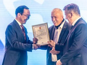 Глава Якутии поздравил алданцев с присвоением городу Алдан почётного звания «Город трудовой доблести»