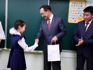 Айсену Николаеву исполнилось 54 года