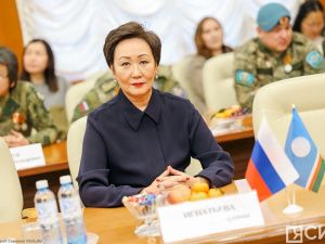 Айсен Николаев вручил якутянам государственные награды в преддверии Нового года