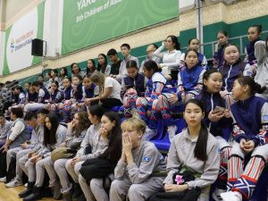 Космонавт Олег Артемьев познакомился с якутскими национальными видами спорта