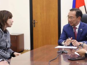 Глава Якутии помог в вопросах ремонта дорог, здания культурного центра и уличного освещения