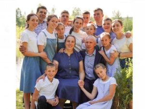 Матери 14 детей Татьяне Юдинцевой из якутского села Иенгра присвоено звание «Мать-героиня»