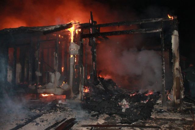 В Якутске выгорели 4 квартиры в 2-этажном доме