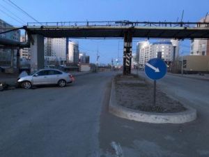 В Якутске пьяный водитель врезался в опору электроосвещения
