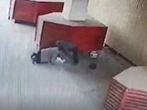 В Якутске по горячим следам раскрыт уличный грабеж на улице Богатырева