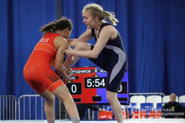 Сборная Якутии выйдет на ковёр первенства России по женской борьбе