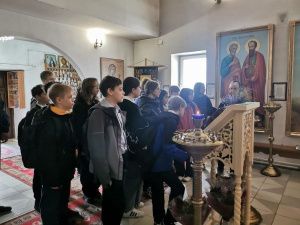 Экскурсии для школьников прошли в храмах Хангаласского района