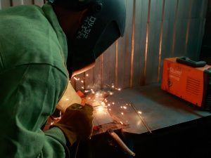 В исправительной колонии № 7 осужденные сдали квалификационный экзамен по профессии сварщика ручной сварки плавящимся покрытым электродом