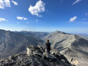 Якутские туристы представили фильм о восхождении на гору Мавры Черской в Момском районе