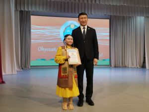 До 45 тысяч рублей получили победители первого детского конкурса запевал осуохая в Якутии