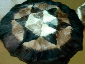 В исправительной колонии № 6 осужденные шьют изделия из меха 