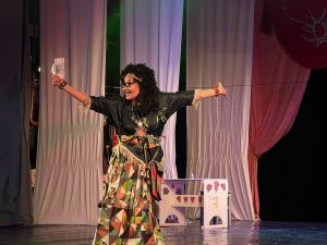 В честь 75-летия народного писателя Якутии Дмитрия Наумова ТЮЗ показал спектакль