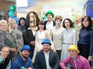 Мужчины Акционерной компании «Железные дороги Якутии» поздравили женщин-коллег с 8 марта!