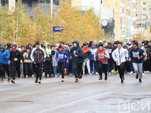 В Якутске более четырех тысяч любителей бега вышли на старт всероссийского забега «Кросс нации»