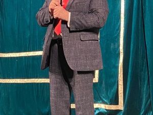 В честь Дня Победы ТЮЗ подарил ветеранам Октябрьского округа спектакль 