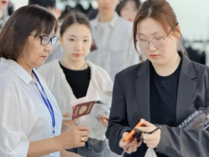 Университеты по всей стране открыли двери для абитуриентов: подача документов теперь доступна онлайн через Госуслуги