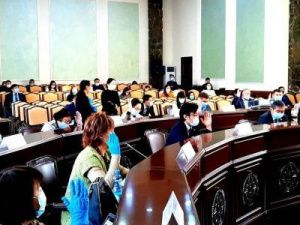 На заседании Гордумы Якутска прозвучала информация о баснословных премиях руководителя "Теплоэнергии"