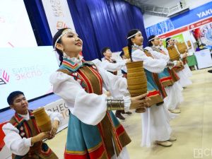 В Якутске открыли республиканскую межотраслевую выставку «Бизнес-Экспо 2024»