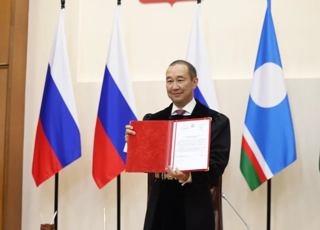 Ил Дархан объявил о проведении третьего Десятилетия Олонхо в Якутии