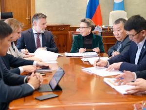 Председатель Правительства Якутии провел встречу с депутатом Госдумы РФ Галиной Данчиковой