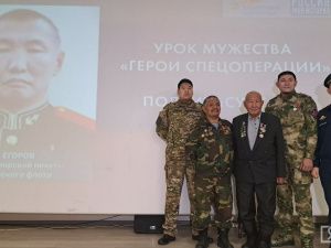 Юнармейцы, курсанты и кадеты встретились с отцом Героя России Дмитрия Егорова