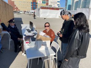 Жители Якутска добровольно сдали отпечатки пальцев