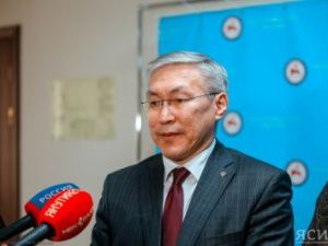Евгений Иннокентьев: «Больницы Якутии обеспечены медицинскими масками и противовирусными лекарственными препаратами»