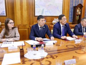 Айсен Николаев рассмотрел проблемы объектов жилищного строительства для переселенцев из аварийного жилья