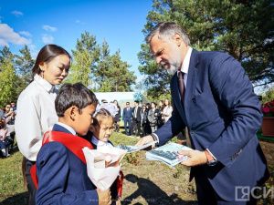 Учеников и студентов Высшей школы музыки поздравили в День знаний