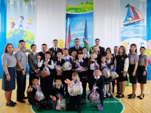 Сотрудники УФСИН подарили школьные наборы воспитанникам детских социальных учреждений Якутии