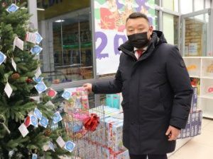 Вячеслав Емельянов присоединился к акции «Елка добра»