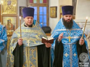 Православные христиане отмечают праздник Покрова Пресвятой Богородицы