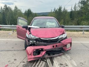 Трех человек госпитализировали после ДТП в Алданском районе Якутии