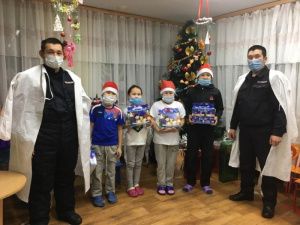 Главная новость МВД Якутии: приключения новогодней почты Полицейского Деда Мороза